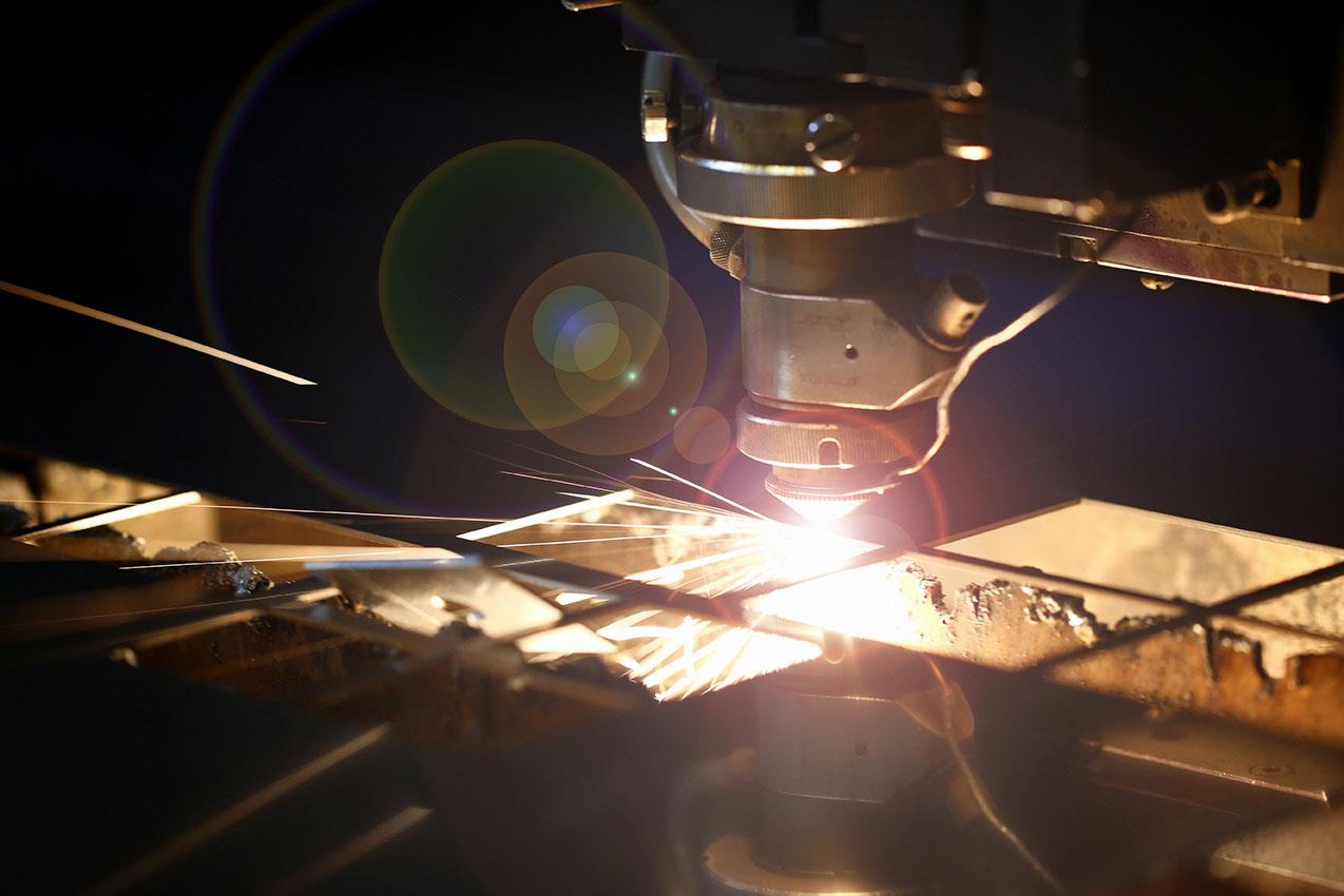 様々なニーズに応える鉄工業のプロ集団